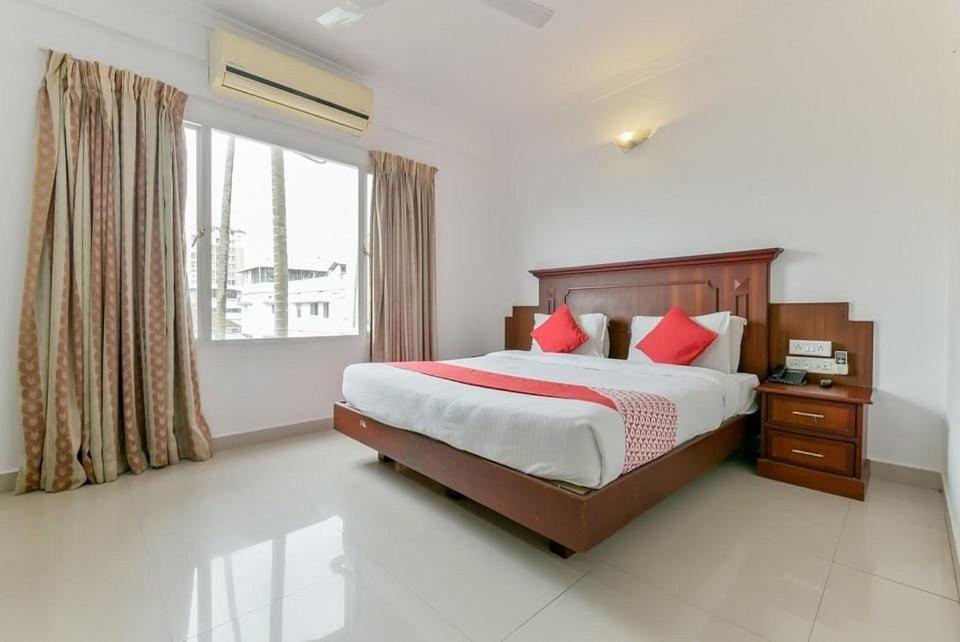 Centre Point Hotel Kochi Exterior foto