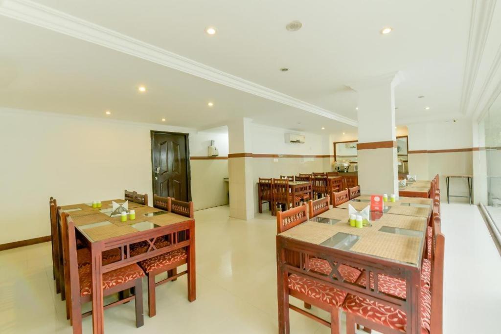Centre Point Hotel Kochi Exterior foto